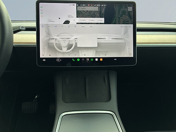 Tesla Model Y 11 of 25