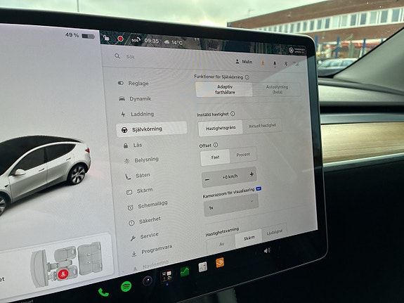 Tesla Model Y 22 of 25