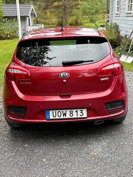 Kia Ceed 4 of 7