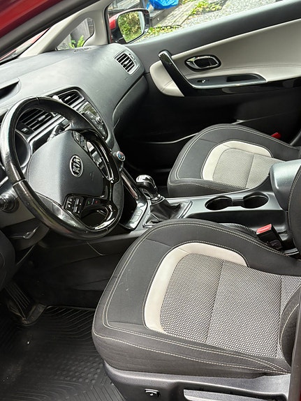 Kia Ceed 2 of 7