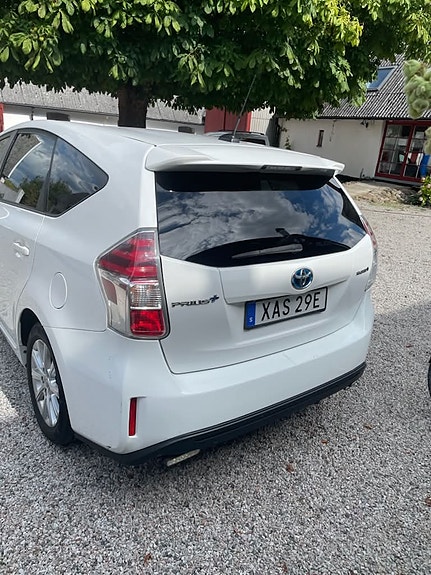 Toyota Prius+ 7 of 7