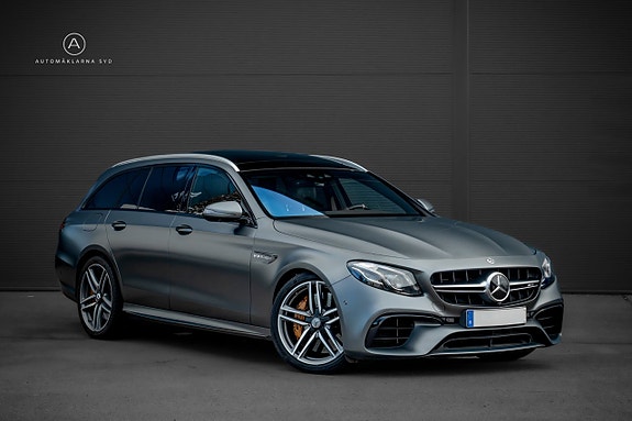 Mercedes-Benz AMG GT Coupe 4 of 27