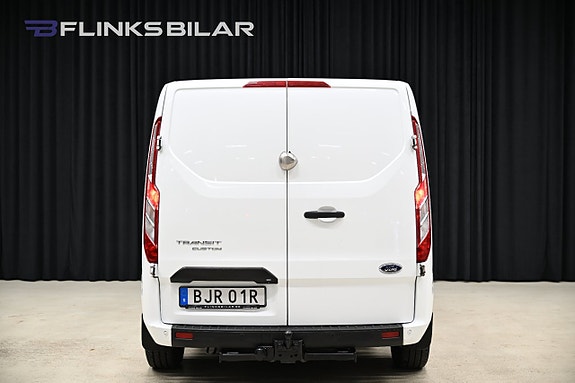 Ford Transit Custom 12 of 30