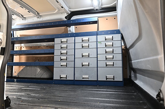 Ford Transit Custom 11 of 30