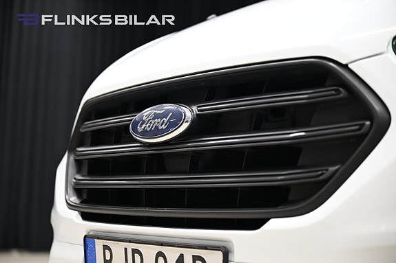 Ford Transit Custom 2 of 30