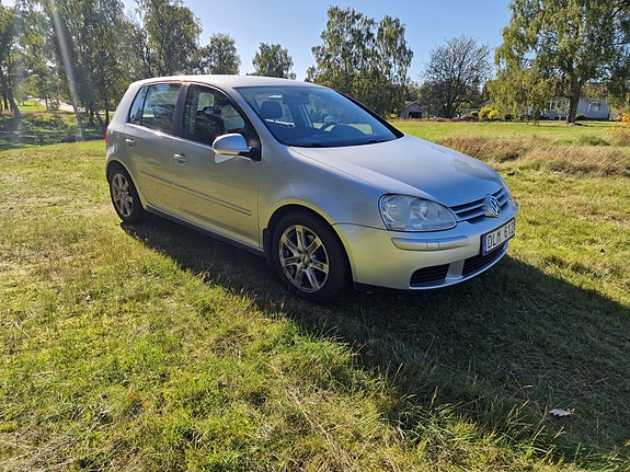 Volkswagen Golf V 5 of 5