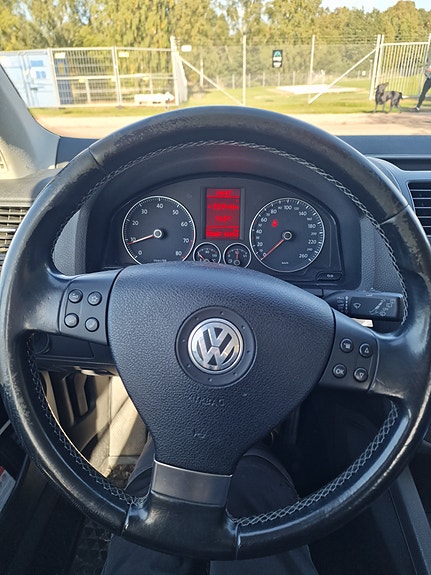 Volkswagen Golf V 3 of 5