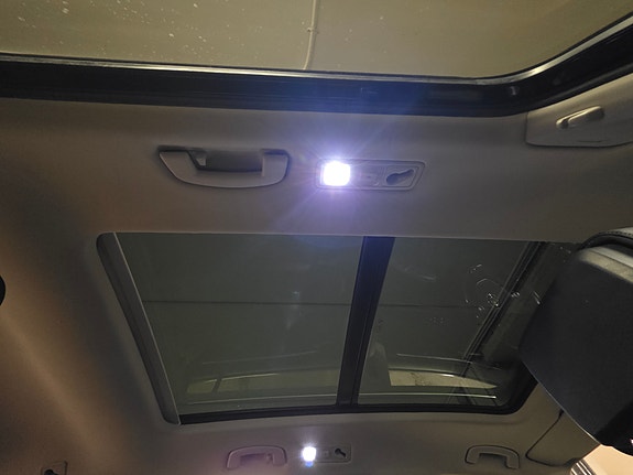 Volkswagen Tiguan Allspace 13 of 14