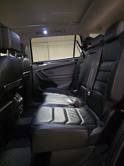 Volkswagen Tiguan Allspace 10 of 14