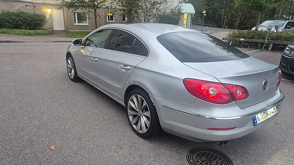 Volkswagen Passat CC 7 of 9