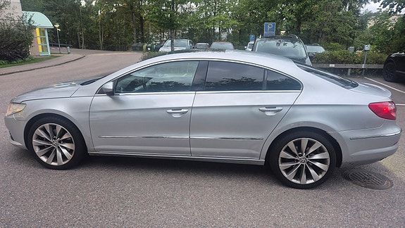 Volkswagen Passat CC 8 of 9