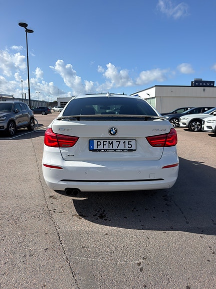 BMW 320d 2 of 9