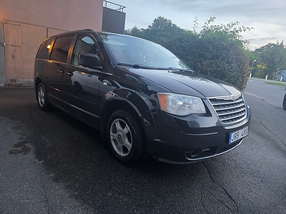 Chrysler Grand Voyager 2 of 10
