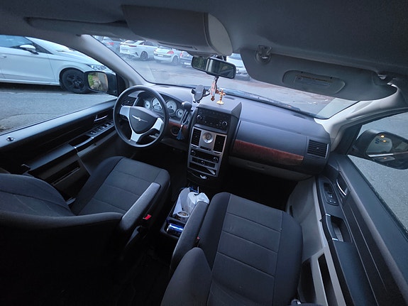 Chrysler Grand Voyager 6 of 10
