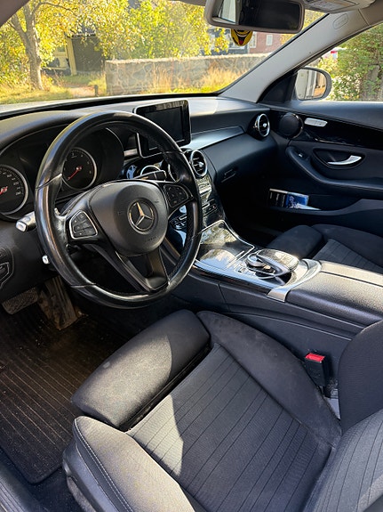 Mercedes-Benz C220 6 of 10