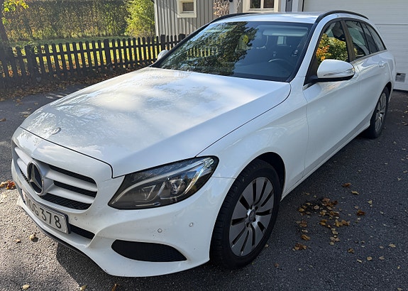 Mercedes-Benz C220 3 of 10