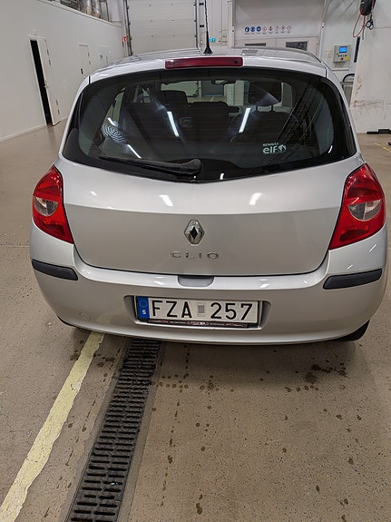Renault Clio 2 of 10