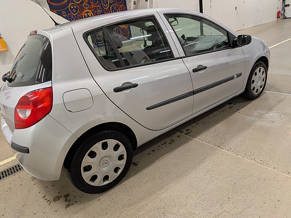 Renault Clio 3 of 10