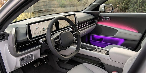 Hyundai Ioniq 6 2 of 9