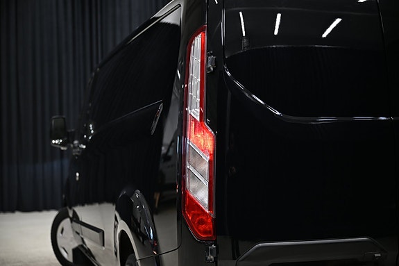 Ford Transit Custom 10 of 27