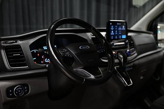 Ford Transit Custom 13 of 27