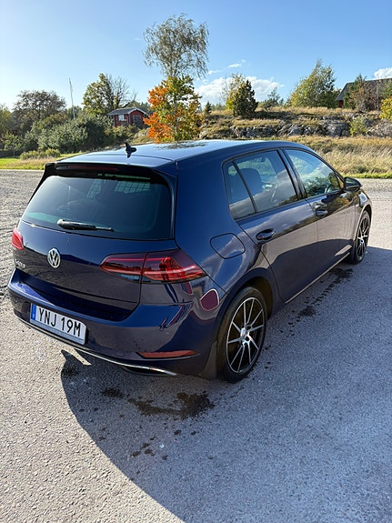 Volkswagen Golf VII 5 of 12