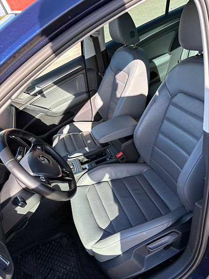 Volkswagen Golf VII 8 of 12