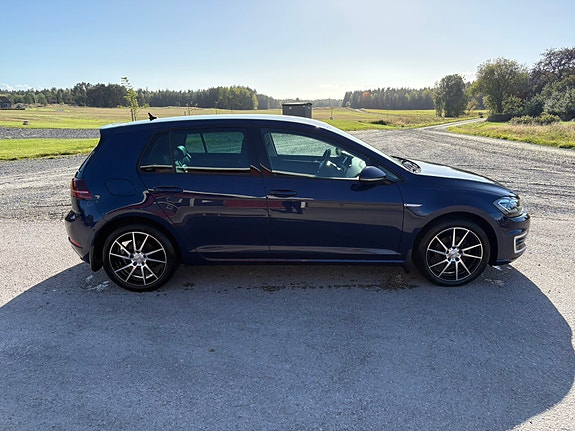 Volkswagen Golf VII 4 of 12