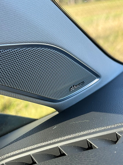 Volkswagen Golf VII 10 of 12