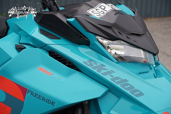 SKI-DOO FREERIDE 154 850 E-TEC -19 7 of 10