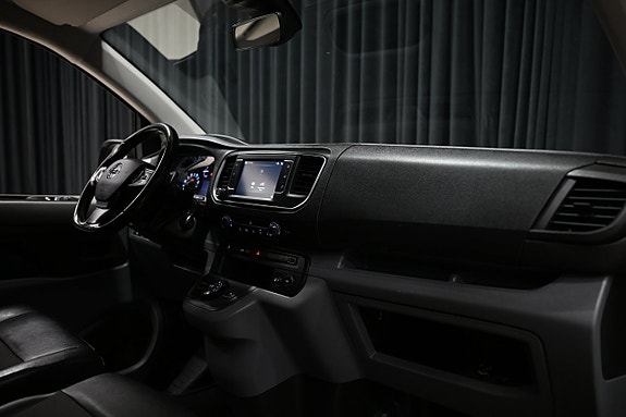 Opel Vivaro 26 of 28