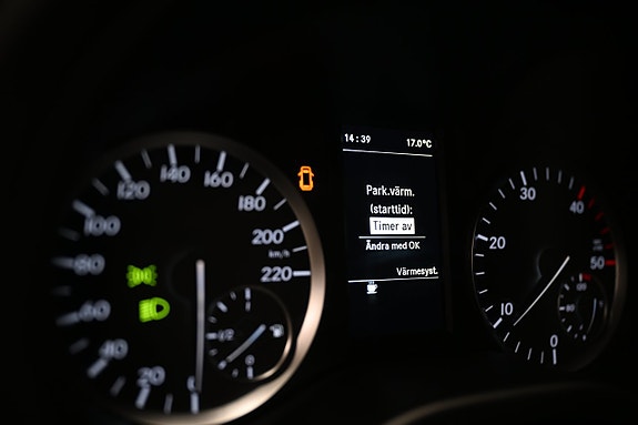 Mercedes-Benz Vito 111 17 of 24