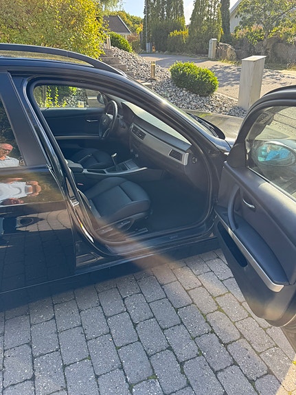 BMW 320i 6 of 9