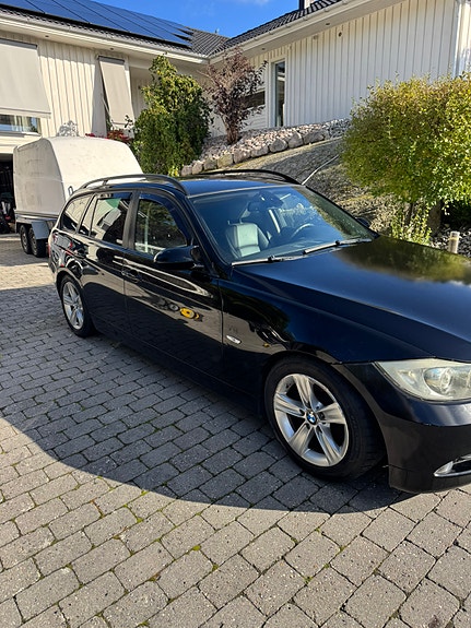 BMW 320i 2 of 9