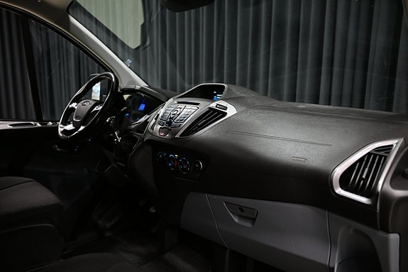 Ford Transit Custom 27 of 29