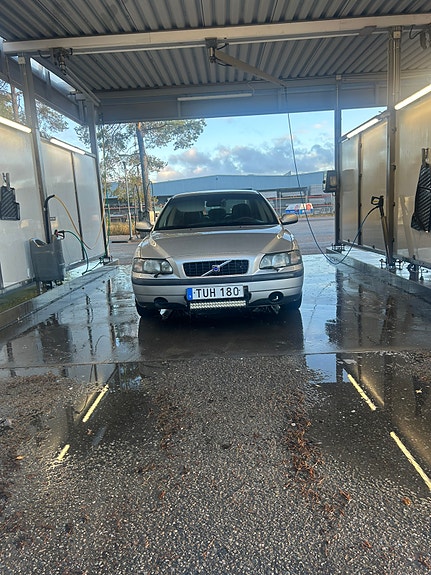 Volvo S60 2 of 10
