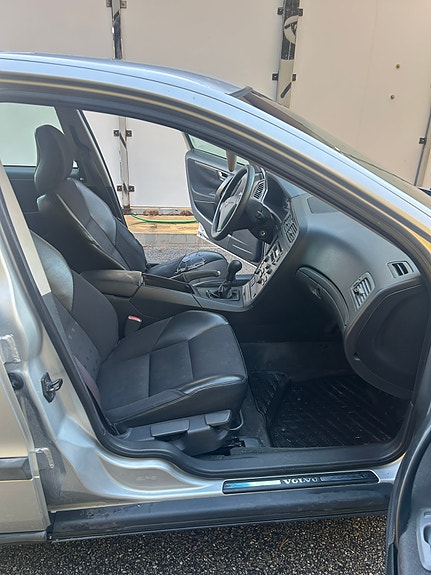 Volvo S60 4 of 10