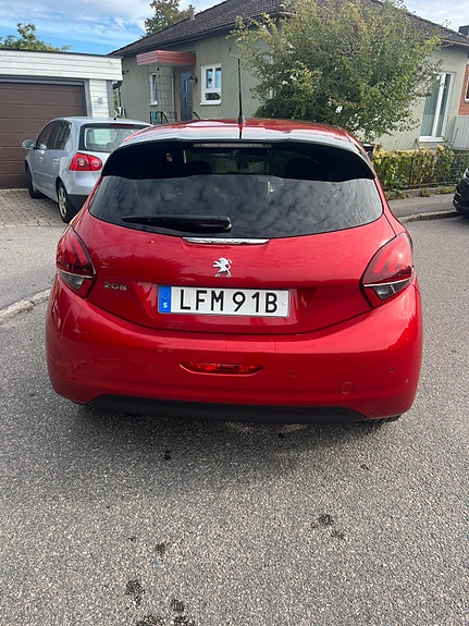 Peugeot 208 5 of 6