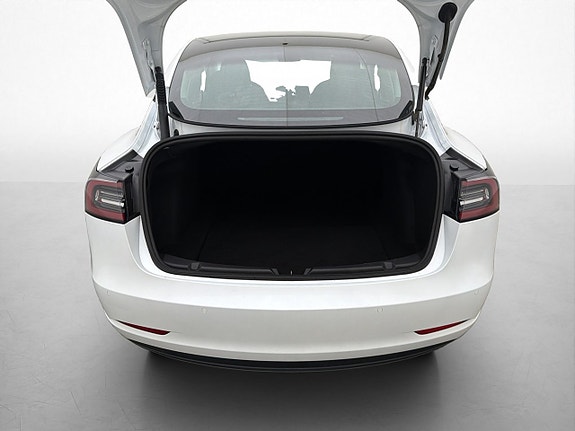 Tesla Model 3 29 of 30