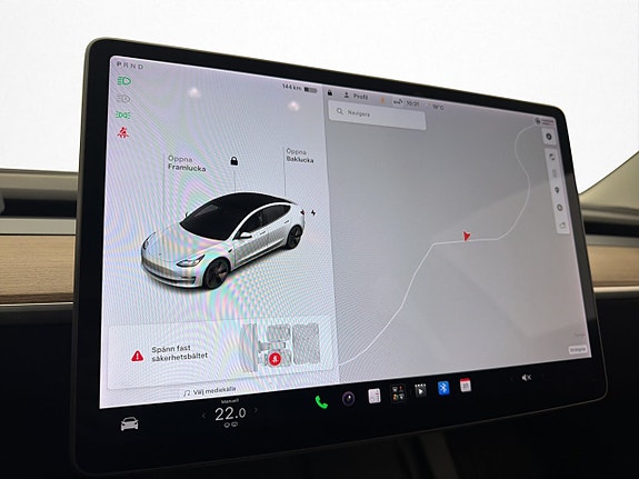 Tesla Model 3 18 of 30