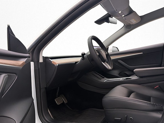 Tesla Model 3 10 of 30
