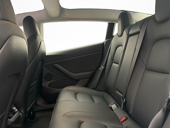 Tesla Model 3 28 of 30