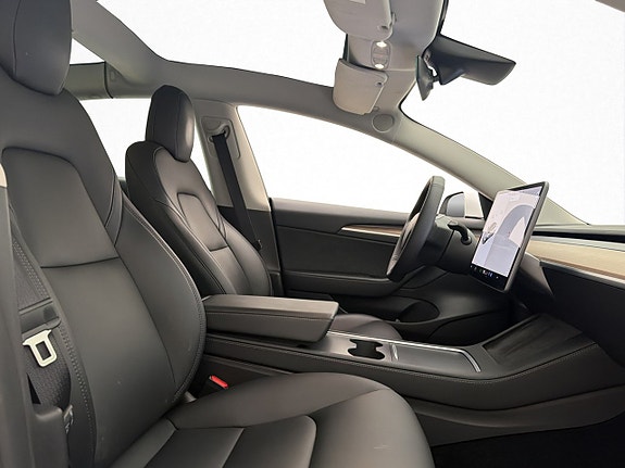 Tesla Model 3 26 of 30