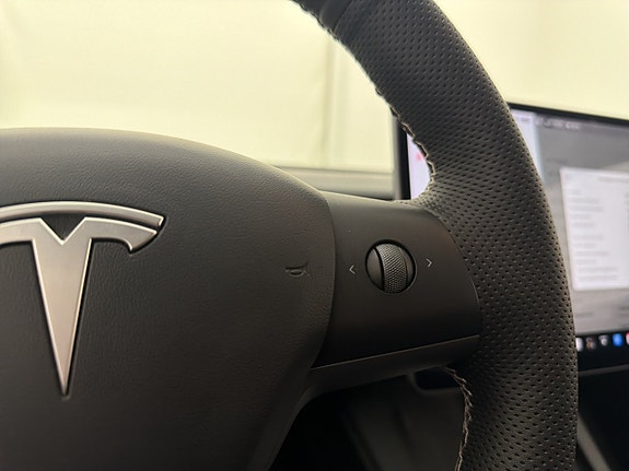 Tesla Model 3 15 of 30