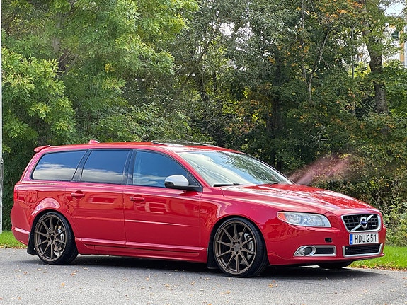 Volvo V70 3 of 30