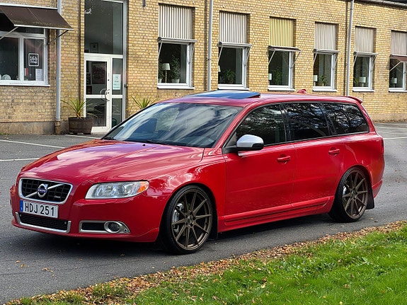 Volvo V70 17 of 30