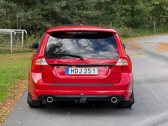 Volvo V70 10 of 30