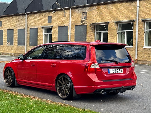 Volvo V70 13 of 30