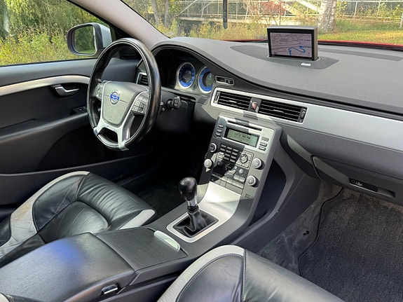Volvo V70 25 of 30