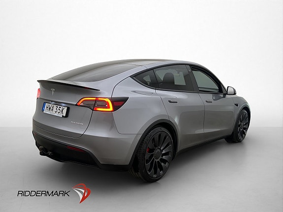 Tesla Model Y 8 of 30